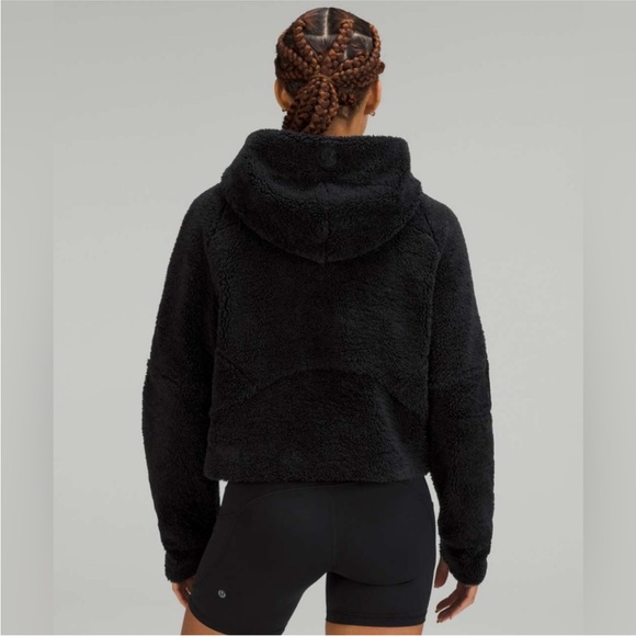Lululemon - Scuba Oversized Sherpa 1/2 Zip Hooded Sweatshirt in Black - Picture 2 of 11